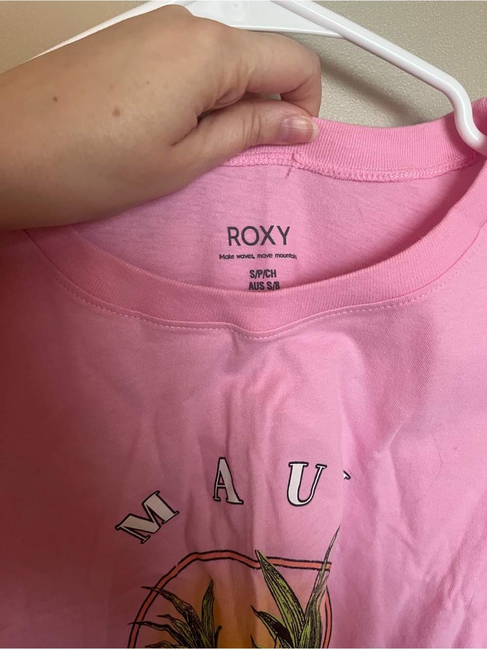 Roxy Women’s Pink Maui Pineapple Graphic Muscle tank - Picture 2 of 3